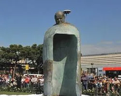 La polémica imagen de Juan Pablo II del escultor italiano Oliviero Rainaldi?w=200&h=150