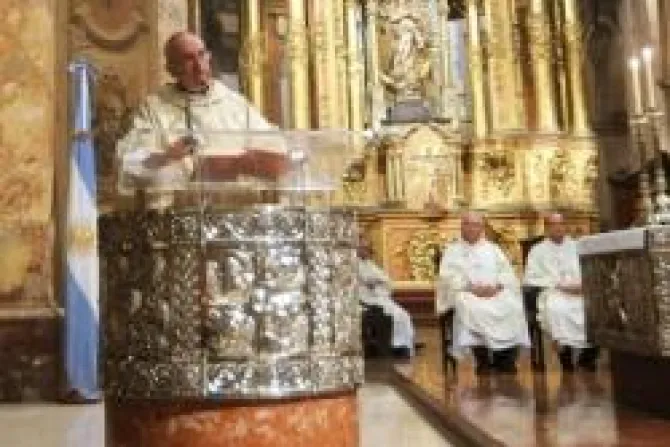 En Te Deum Cardenal Bergoglio reclama humildad para construir Argentina