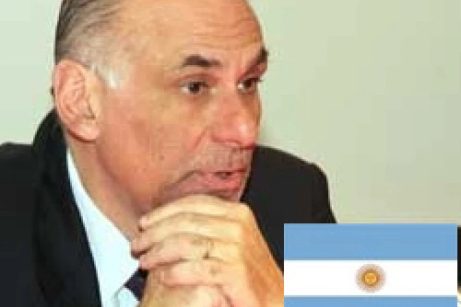 Uniones homosexuales alterarían sistema de filiación en Argentina