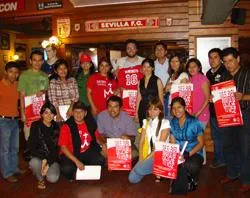 Los jóvenes participantes del encuentro con Rafael Rubio (al centro)?w=200&h=150