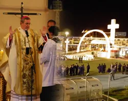 Mons. José Antonio Eguren en la celebración de la multitudinaria Eucaristía?w=200&h=150