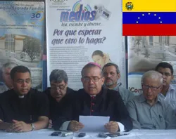 Mons. Mariano Parra Sandoval, Obispo de Ciudad Guayana (Venezuela) leyendo el comunicado?w=200&h=150
