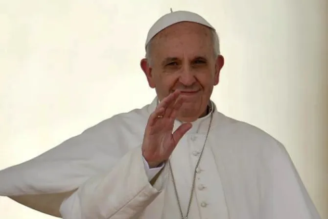 El Papa: La Iglesia nos trae y lleva a Cristo, los caminos paralelos son peligrosos