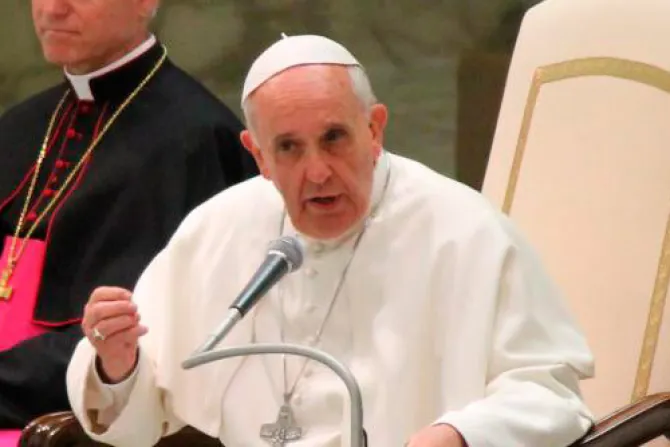 El Papa pide oraciones por migrantes y refugiados