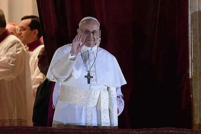 Jesuitas expresan obediencia a Papa Francisco