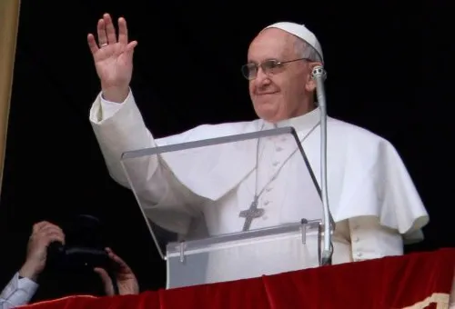 El poder teme a los hombres que dialogan con Dios, dice el Papa