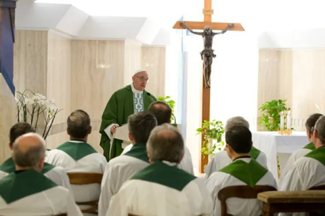 No debe existir lucha de poder en la Iglesia, dice el Papa Francisco