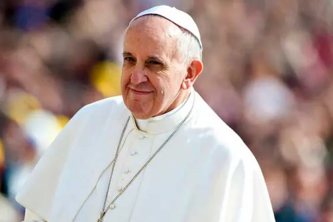 No compartir con los pobres es robarles y quitarles la vida, dice el Papa Francisco