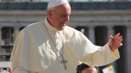 Todos debemos actuar para eliminar el escándalo del hambre, dice el Papa