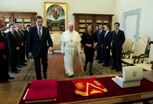 Papa Francisco junto a Mariano Rajoy. Foto: News.va?w=200&h=150