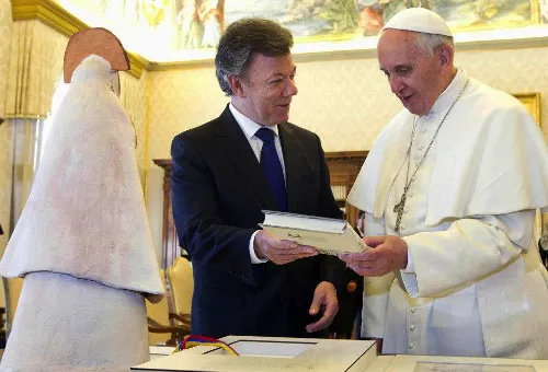 El Papa y el Presidente Santos (foto News.va)?w=200&h=150