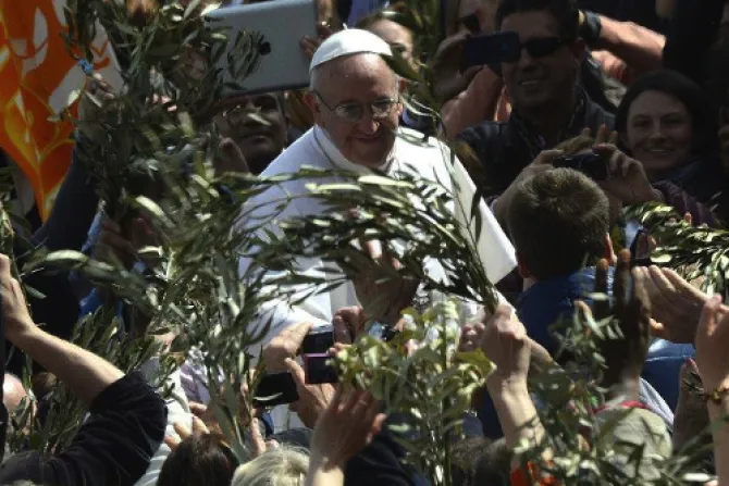 Papa Francisco en Domingo de Ramos: No os dejéis robar la esperanza de Jesús
