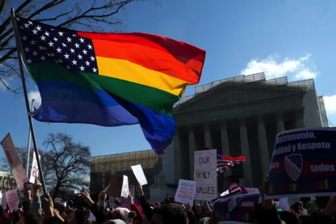 EEUU: Iglesia llama a “redoblar esfuerzos” ante aval de Corte Suprema a uniones gay