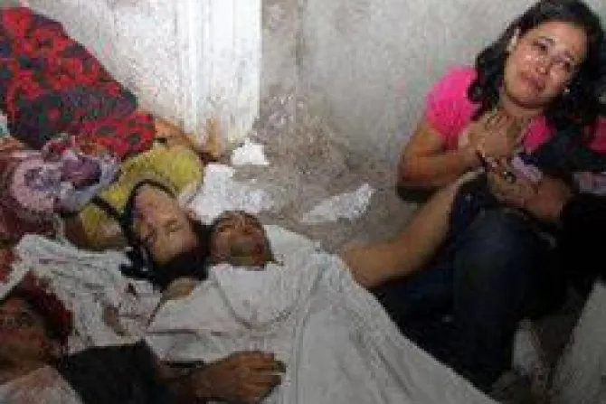 Militares atacan a cristianos en Egipto y dejan 35 muertos