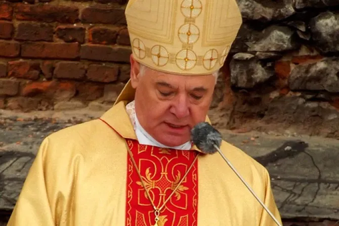 Mons. Müller: El Papa es el fundamento de la unidad de la Iglesia fundada por Cristo