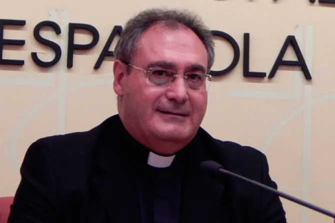 Secretario de Obispos españoles sobre "Cásate y sé sumisa": No juzgo un libro solo por el título