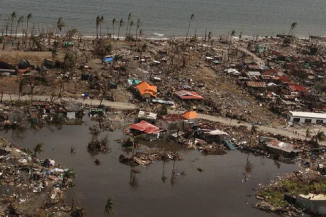 El Papa Francisco recibió a familiares de víctimas del tifón en Filipinas