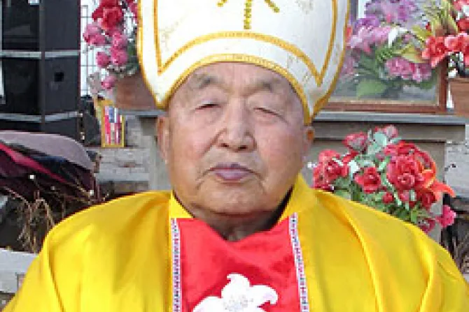 Católicos chinos dan último adiós a querido Obispo pese a restricciones de comunistas