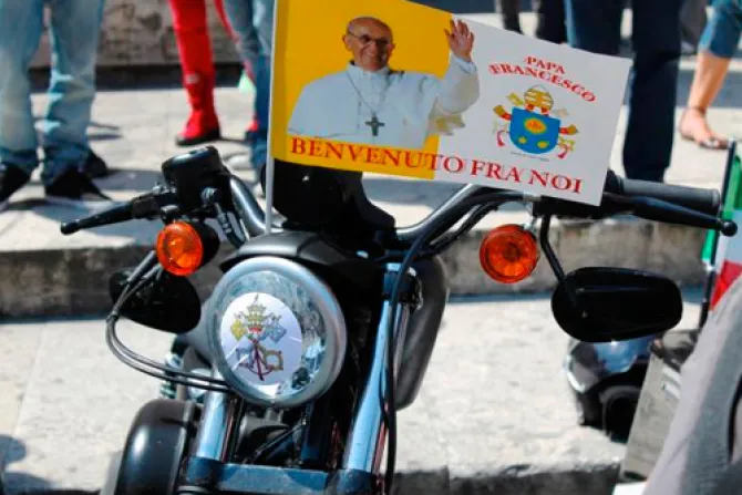 Subastan moto Harley Davidson del Papa Francisco para restaurar albergue para pobres en Roma