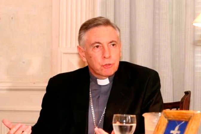 Que se recuerde que en Navidad celebramos a Jesús, pide Mons. Aguer