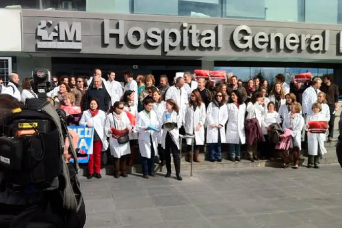 Médicos y enfermeros españoles: "El aborto no es un acto médico"
