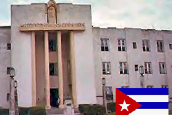 Iglesia en Cuba pide a Castro "reformas urgentes" en salud