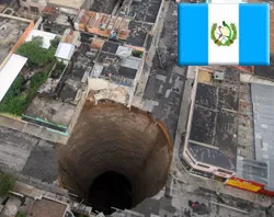 Un forado en el centro de Guatemala producto de los desastres naturales (foto AP)?w=200&h=150