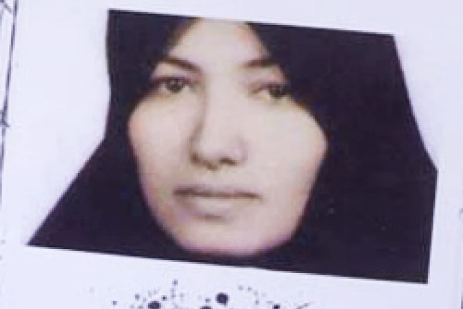 Santa Sede expresa condena moral a lapidación de mujer iraní