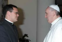 Padre Joao Chagas junto al Papa Francisco. Foto: Comisión para la Juventud de la Conferencia Nacional 
