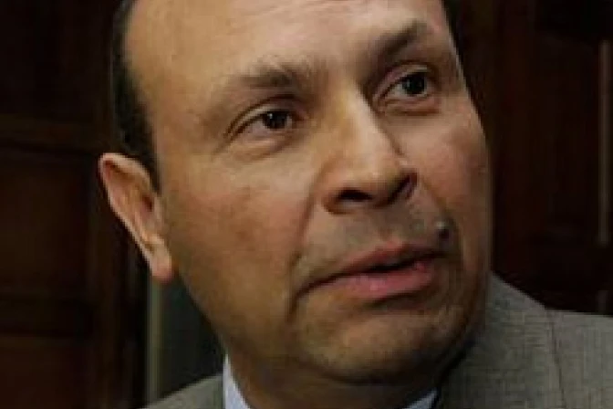 Impulsan proyecto pro-vida como "barrera total" ante aborto en Colombia