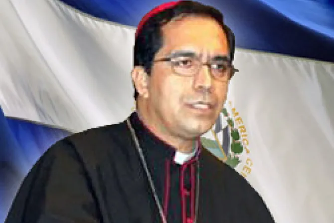Ley de Arizona contradice democracia de EEUU, afirma Arzobispo salvadoreño