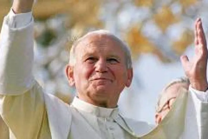 Juan Pablo II recibió "ayuda" de minero en su vocación de sacerdote, revela Cardenal Re