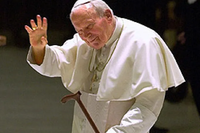 Juan Pablo II nunca pidió sedantes y abrazó siempre el dolor, explica su médico