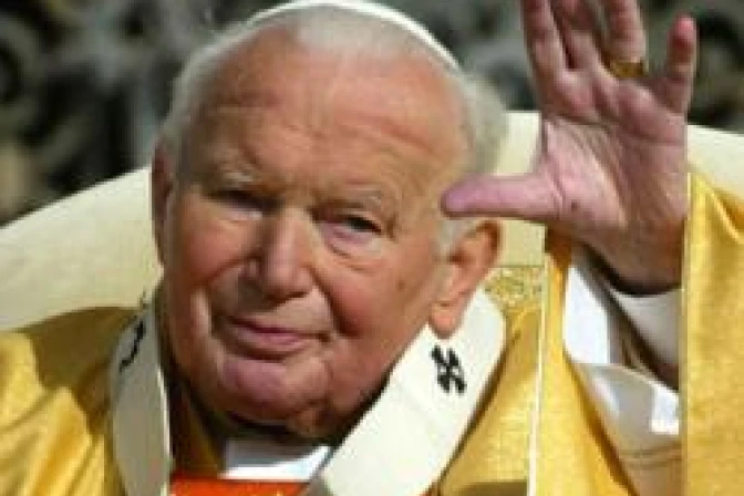 Médicos católicos creen "ofensivas" críticas a milagro de Juan Pablo II