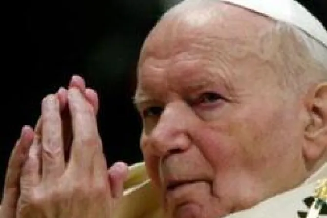 Benedicto XVI recuerda a Juan Pablo II como modelo de sufrimiento cristiano
