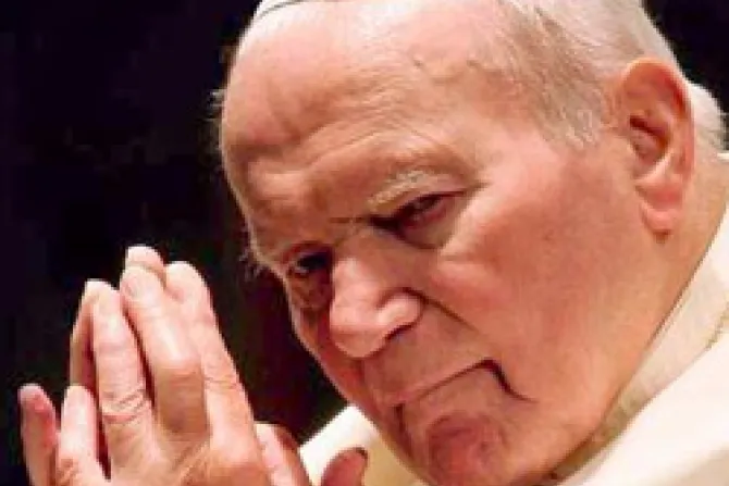 Juan Pablo II nos acompaña desde el Cielo, dice Benedicto XVI