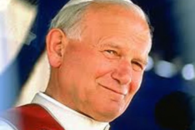 Más 300 mil peregrinos llegarán a Roma para beatificación de Juan Pablo II