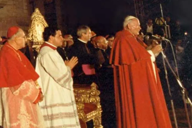 Arzobispo recuerda 25 años de segunda visita de Juan Pablo II al Perú