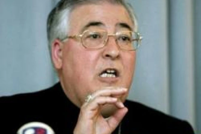 Ateo homosexual agradece ayuda a Obispo español atacado por lobby gay