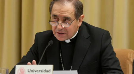 Derecho canónico busca expresar la realidad de la Iglesia, explica Obispo