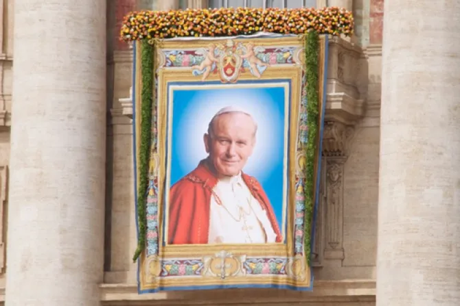 Vocero de Juan Pablo II: “Gracias a Dios que no se han quemado estos papeles”