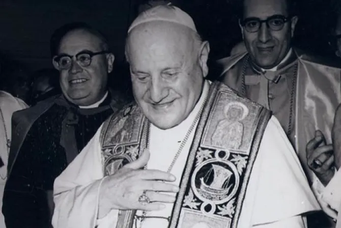 Pacem in terris de Juan XXIII alienta solidaridad y paz para el mundo, dice el Papa Francisco