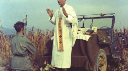 Sacerdote hu00e9roe de la guerra de Corea recibiru00e1 pu00f3stuma Medalla de Honor