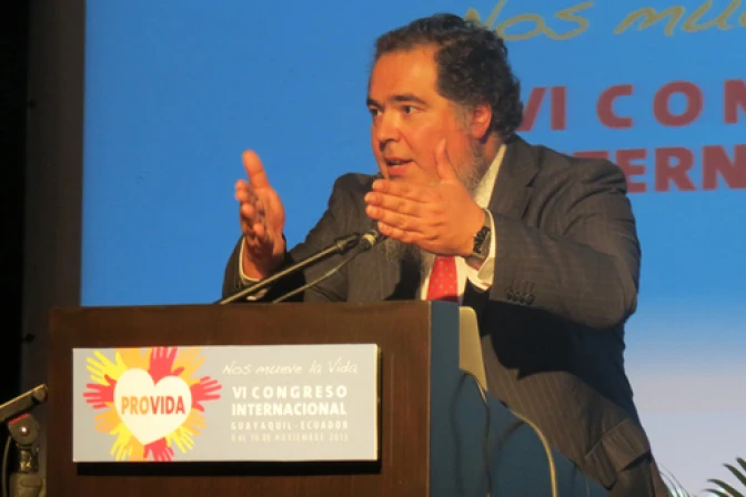 Video: Legalización del aborto aumenta problema de muertes maternas, advierte científico