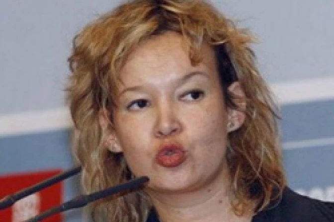 Miles exigen a Ministra de Sanidad respetar objeción ante aborto y eutanasia