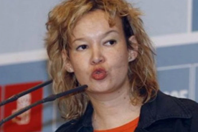 Exigen política de protección a la familia y maternidad a nueva ministra de salud