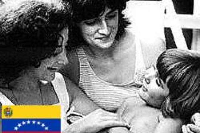 Hijos no se compran en un almacén, recuerda Obispo ante "homomaternidad"