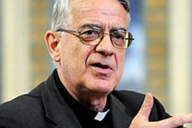 Vaticano rechaza uso del iPhone para confesión