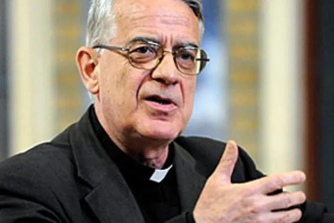 P. Lombardi desmiente informaciones de prensa italiana sobre exmayordomo del Papa