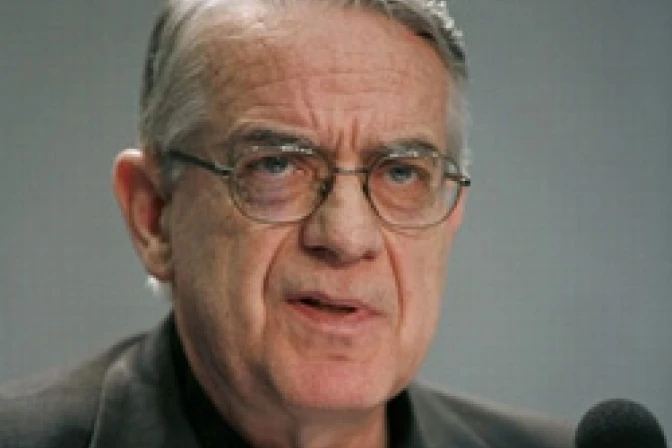 Vaticano publica normas más estrictas para lidiar con abusos